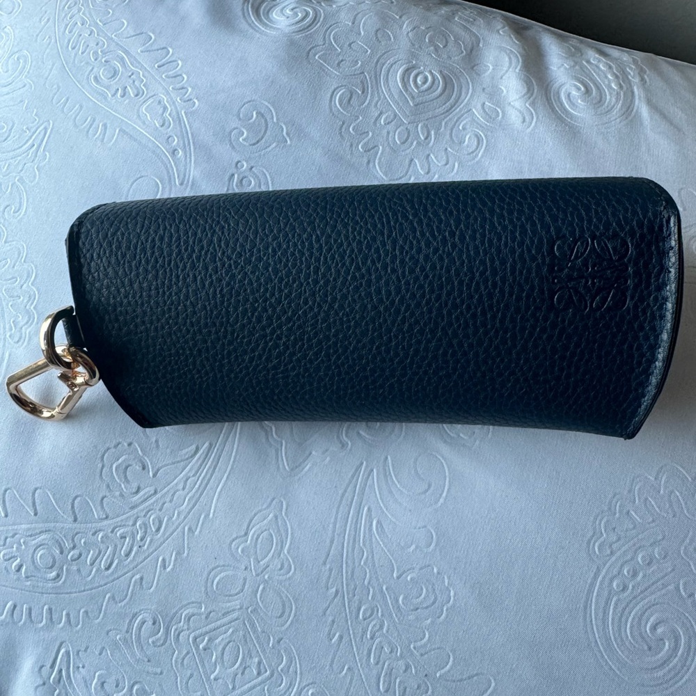 New Loewe sunglasses case with cloth